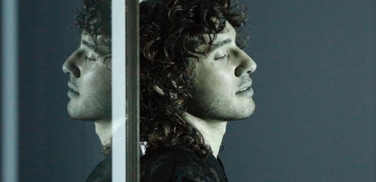 ‘Performance’ del poeta y actor cordobés Ángelo Néstore